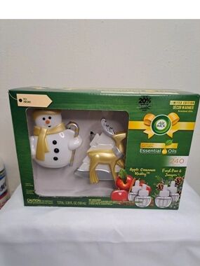 Air Wick Limited Edition Christmas Decor Warmers & 4 Essential Oil Refills Set